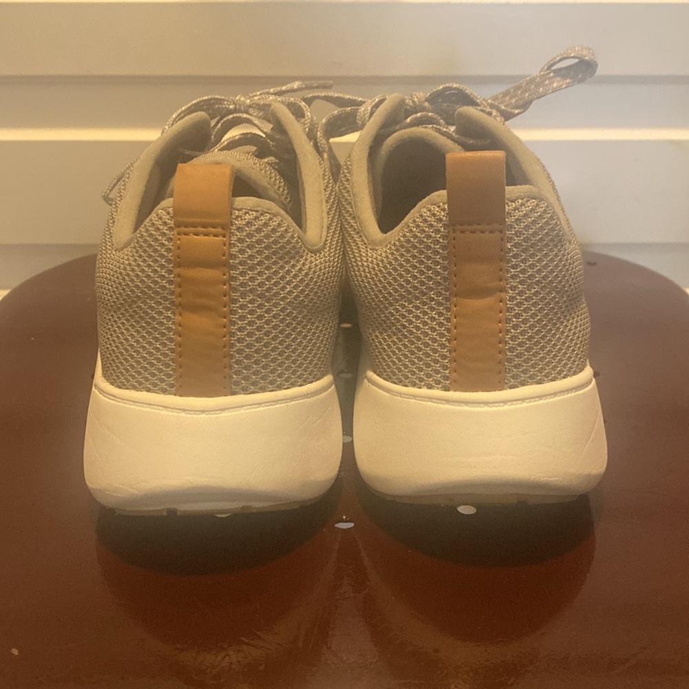 Dr Scholls. high hope soft gray sneakers 9m. - Picture 5 of 16